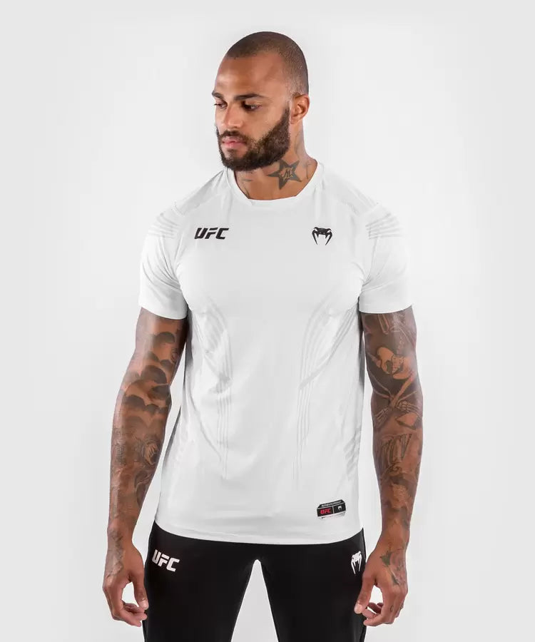 UFC Venum Fight Night Dövüş Forması – Beyaz Walkout Jersey | Erkek