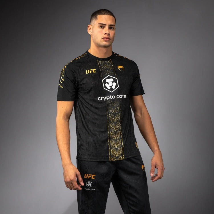 UFC Zenith Dövüş Forması – Altın/Siyah Dry-Tech Walkout Jersey | Erkek